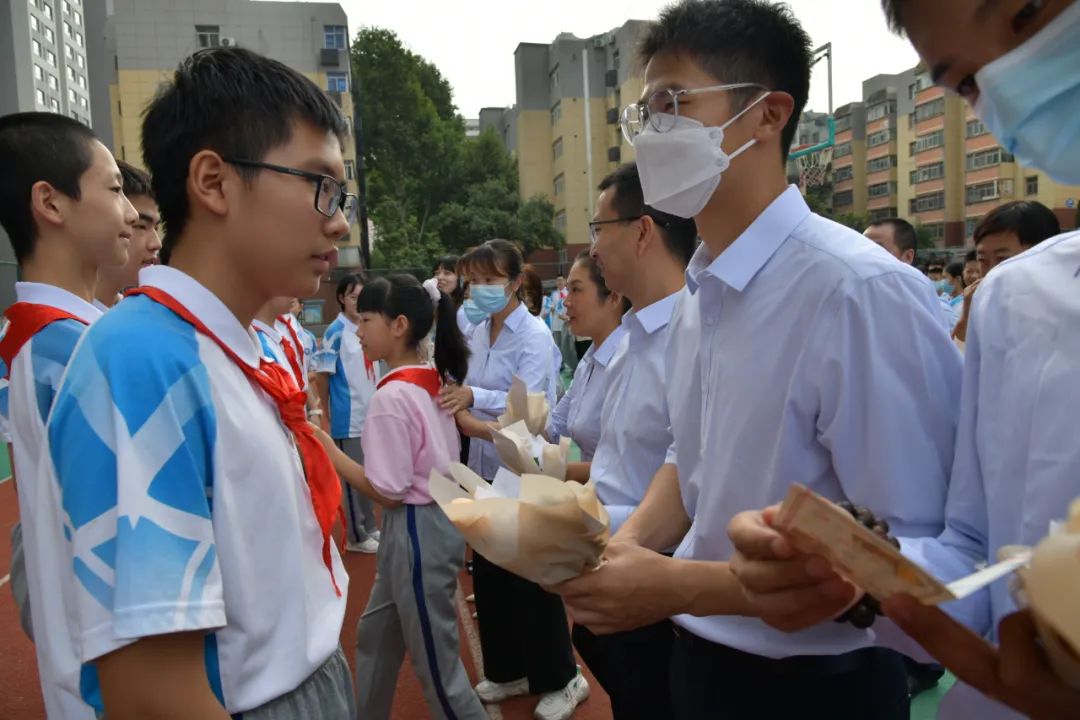 西安理工大学子弟学校隆重举行庆祝第38个教师节暨表彰大会-西安理工大学附属中学